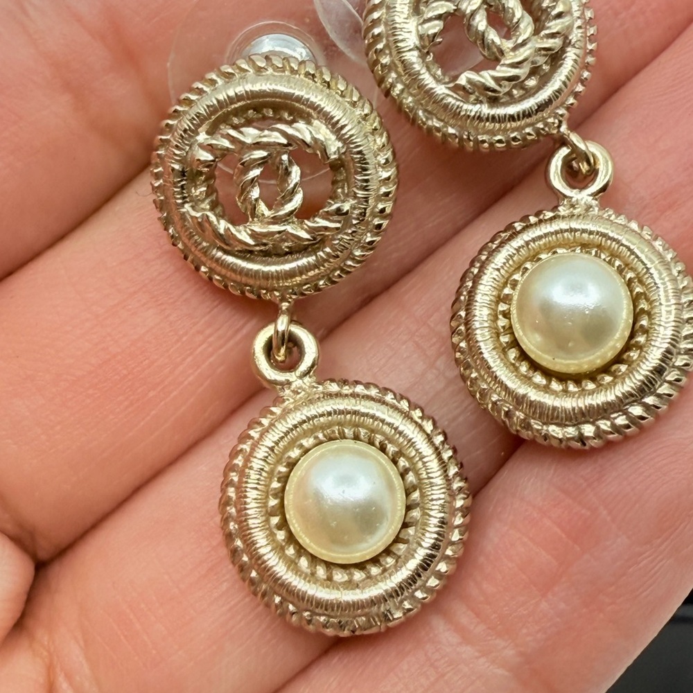 Chanel Gold CC Faux Pearl Dangle Earrings - Picture 5 of 10